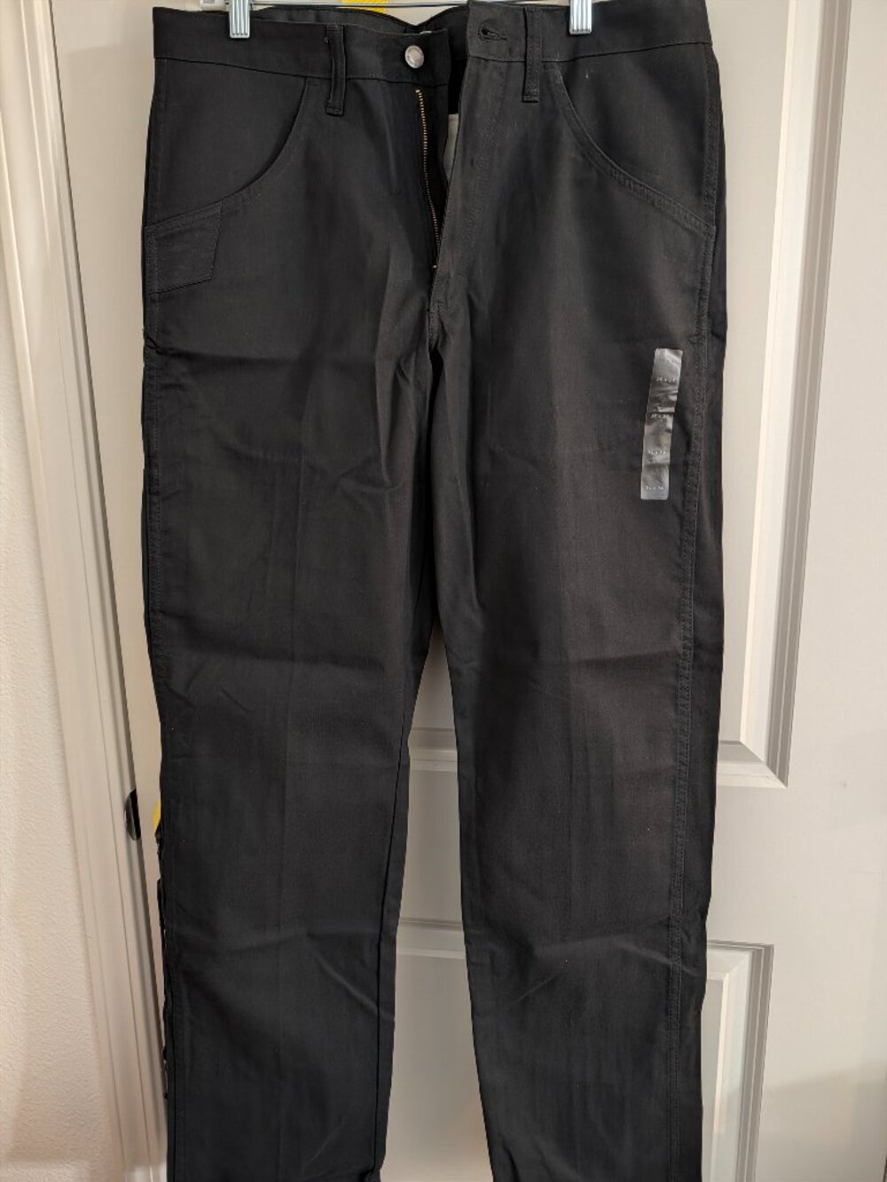 Black Cargos NWT 34x34